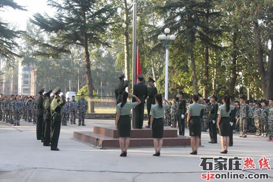 解放軍通用裝備職業(yè)技術(shù)學(xué)校學(xué)校升旗儀式